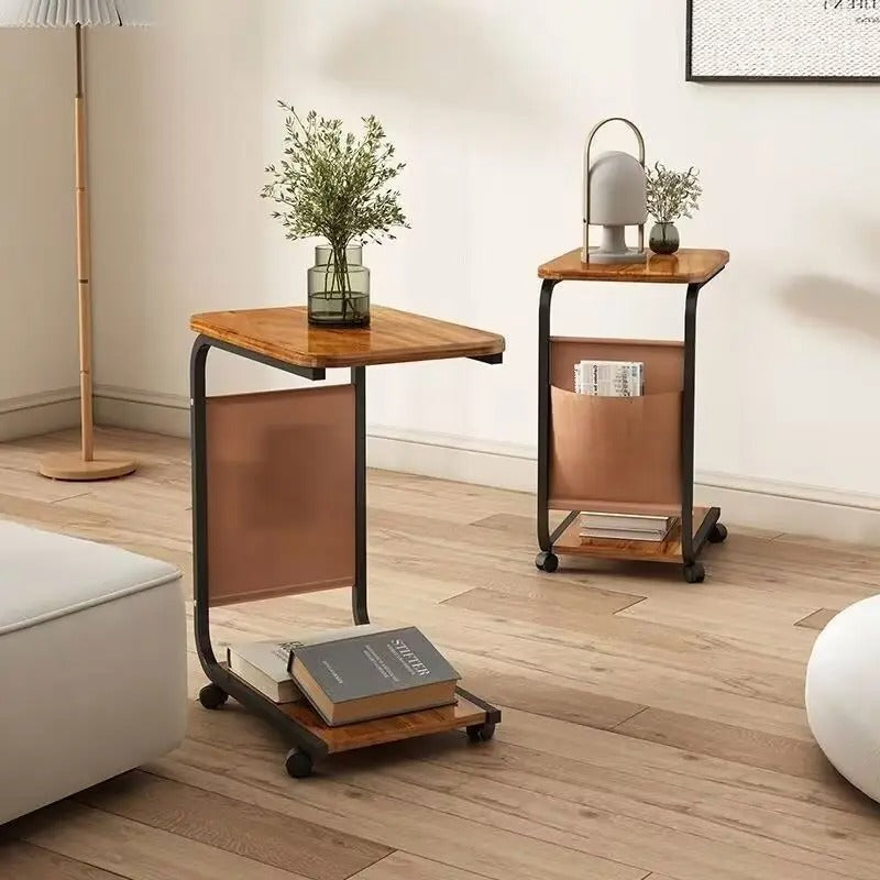 Table d'appoint en forme de C